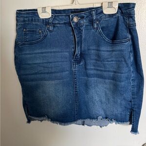 Short jean skirt